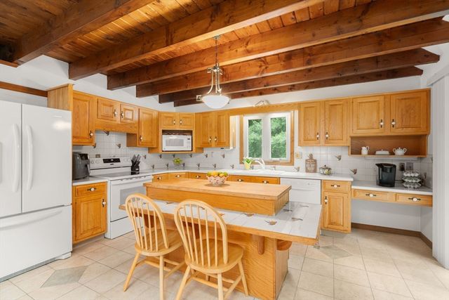 40 Clear Pond Rd, Lakeville, MA 02347