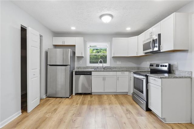 3422 Eisenhower Circle SE, Atlanta, GA 30354