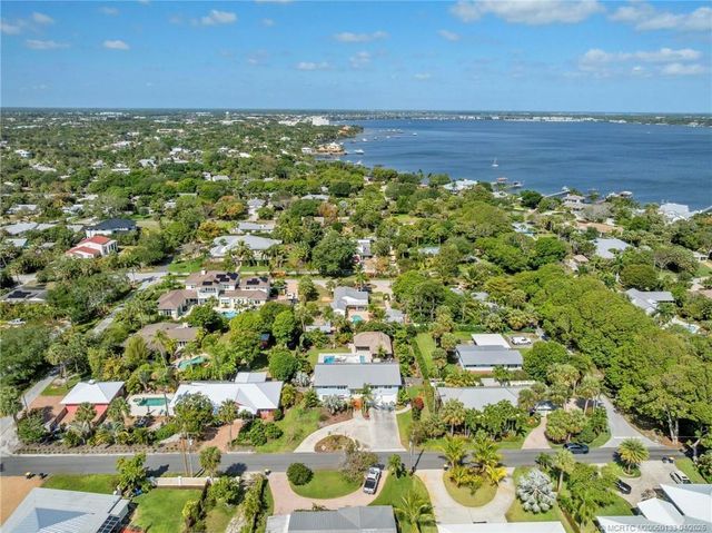 216 SE Flamingo Avenue, Stuart, FL 34996