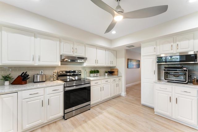 216 SE Flamingo Avenue, Stuart, FL 34996