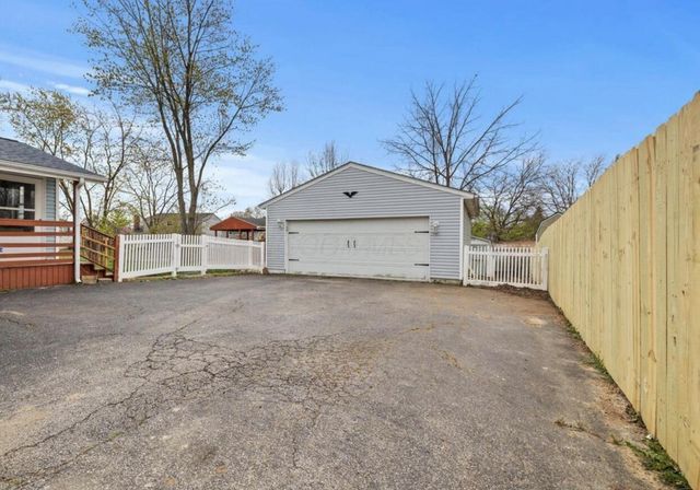 2645 Blue Rock Boulevard, Grove City, OH 43123