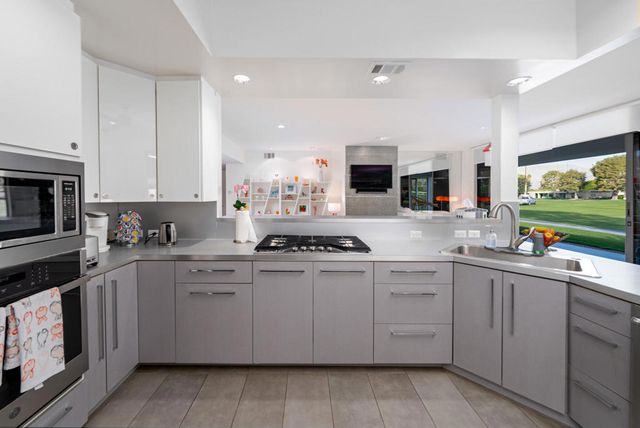 120 Eastlake Drive, Palm Springs, CA 92264