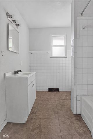 3950 N Elizabeth Street, Indianapolis, IN 46226