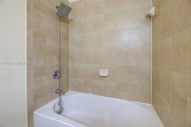 3316 W 91st Ter, Hialeah, FL 33018