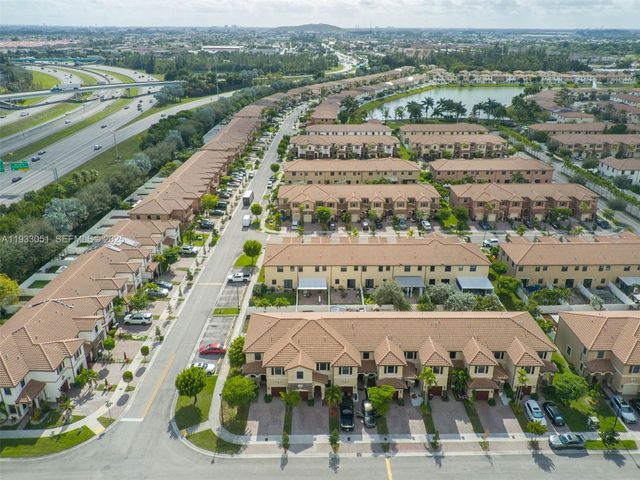 3316 W 91st Ter, Hialeah, FL 33018