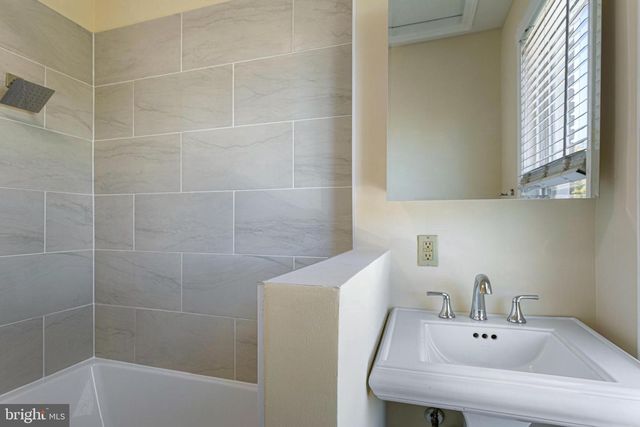 3028 PARK PL NW, Washington, DC 20001