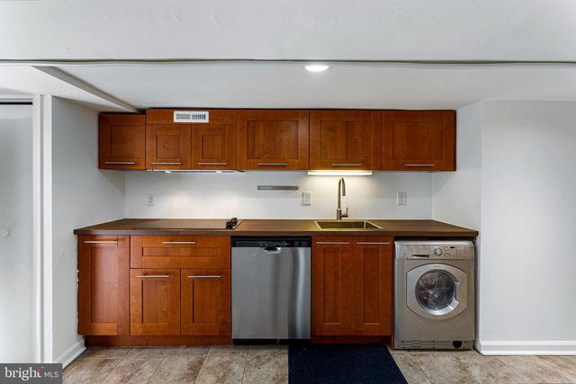 3028 PARK PL NW, Washington, DC 20001