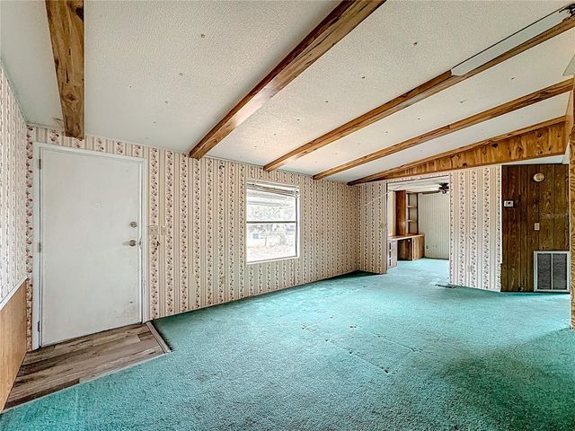 36700 DAISY LANE, Fruitland Park, FL 34731