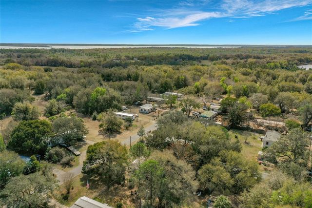 36700 DAISY LANE, Fruitland Park, FL 34731