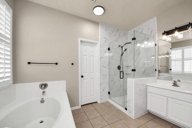 233 Rustic Oaks Drive, League City, TX 77573