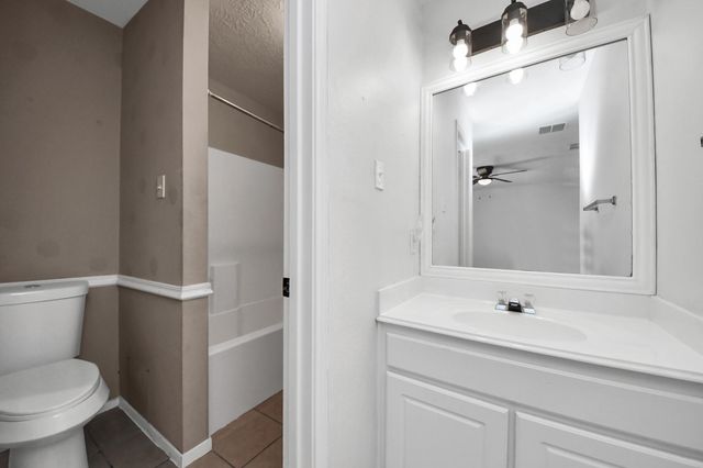 233 Rustic Oaks Drive, League City, TX 77573