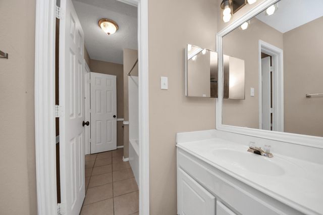 233 Rustic Oaks Drive, League City, TX 77573