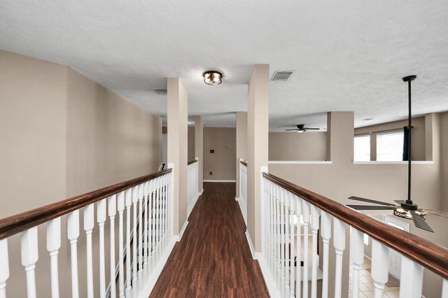233 Rustic Oaks Drive, League City, TX 77573
