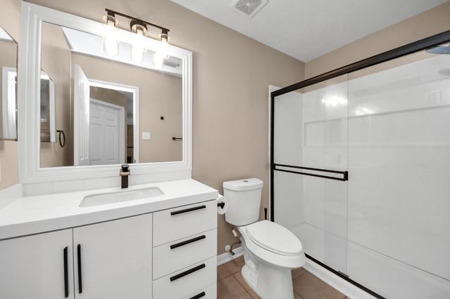 233 Rustic Oaks Drive, League City, TX 77573