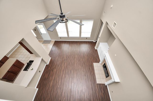 233 Rustic Oaks Drive, League City, TX 77573