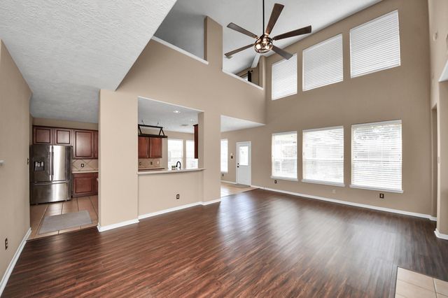 233 Rustic Oaks Drive, League City, TX 77573