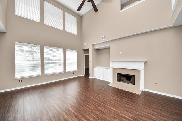 233 Rustic Oaks Drive, League City, TX 77573