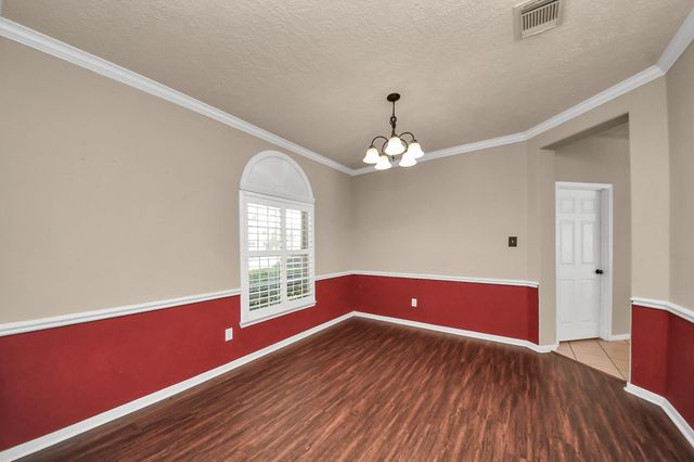 233 Rustic Oaks Drive, League City, TX 77573