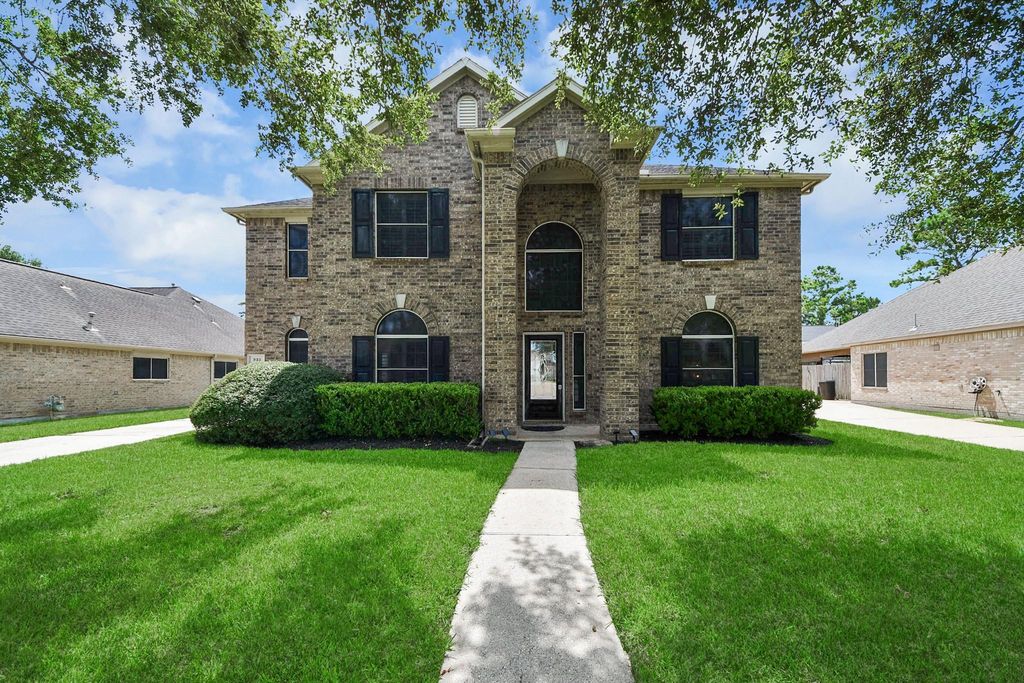 233 Rustic Oaks Drive, League City, TX 77573