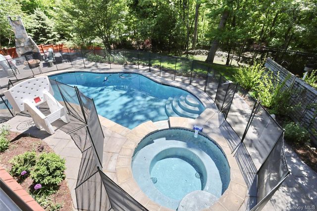 2 Phillips Drive, Stony Point, NY 10980
