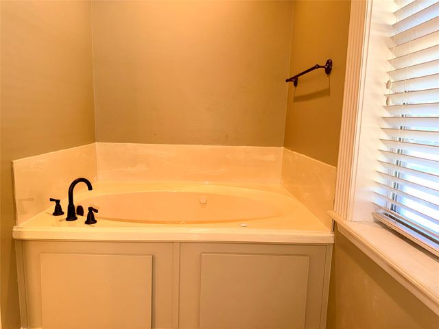 12881 Winding Oak, Lindale, TX 75771