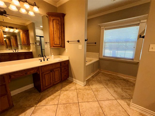 12881 Winding Oak, Lindale, TX 75771