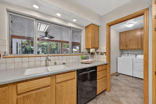 4712 Oahu Drive NE, Albuquerque, NM 87111