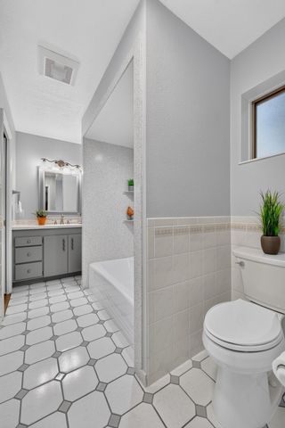 4712 Oahu Drive NE, Albuquerque, NM 87111