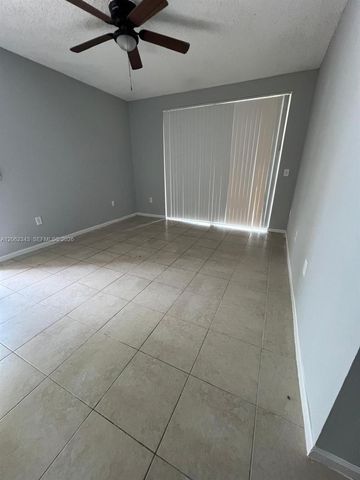 8020 N Nob Hill Rd 102, Tamarac, FL 33321