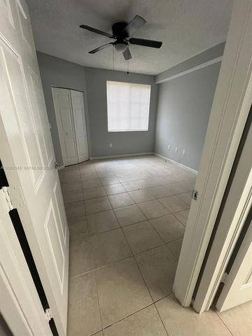 8020 N Nob Hill Rd 102, Tamarac, FL 33321