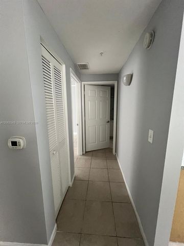 8020 N Nob Hill Rd 102, Tamarac, FL 33321