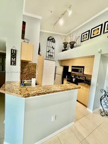 120 Villa Cir 120, Boynton Beach, FL 33435