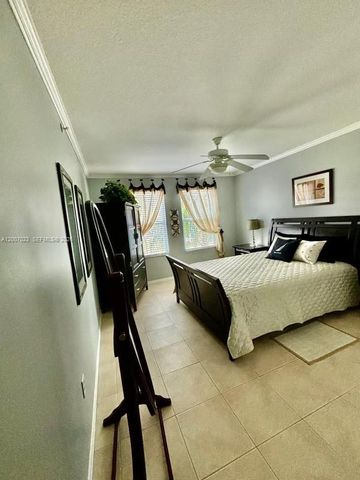 120 Villa Cir 120, Boynton Beach, FL 33435