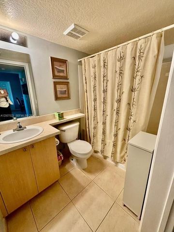 120 Villa Cir 120, Boynton Beach, FL 33435