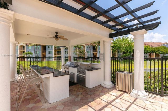 120 Villa Cir 120, Boynton Beach, FL 33435