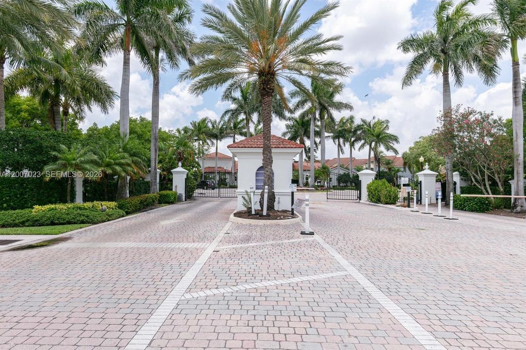 120 Villa Cir 120, Boynton Beach, FL 33435