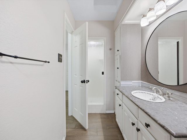 6606 Canalview Drive, Arlington, TX 76016