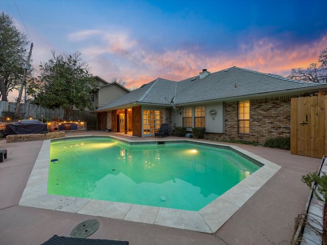 6606 Canalview Drive, Arlington, TX 76016