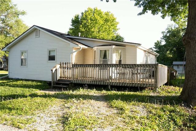 205 N Mulberry Street, Adrian, MO 64720