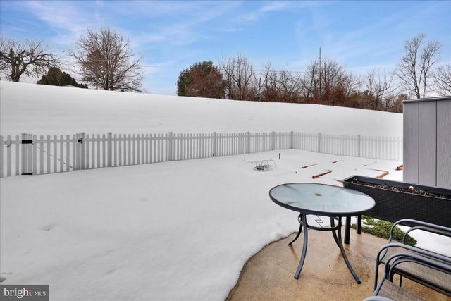 924 SWEETBAY LN, Lebanon, PA 17046