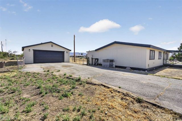 241 Hallsway Street, Pahrump, NV 89048
