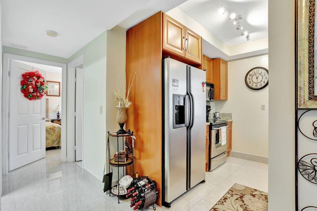 3210 NE 5th Street 202, Pompano Beach, FL 33062