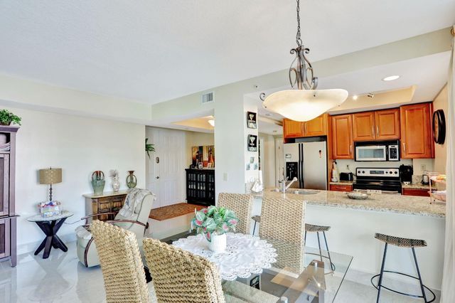 3210 NE 5th Street 202, Pompano Beach, FL 33062