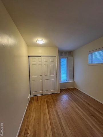 20385 Harbor Lane, Southfield, MI 48076