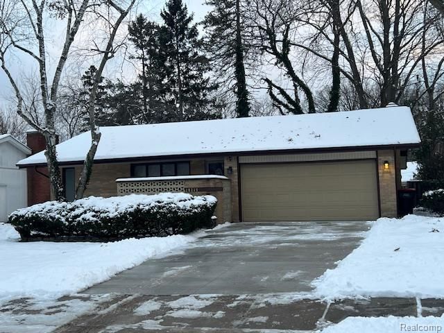 20385 Harbor Lane, Southfield, MI 48076