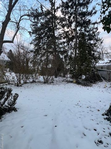 20385 Harbor Lane, Southfield, MI 48076