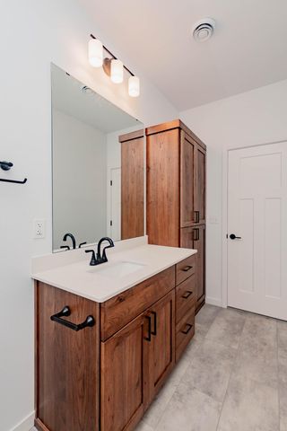 407 16th Street NE, Dilworth, MN 56529