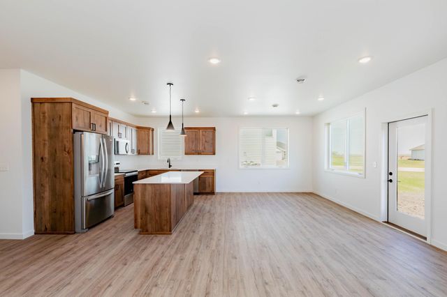 407 16th Street NE, Dilworth, MN 56529