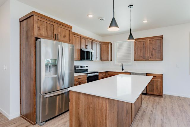 407 16th Street NE, Dilworth, MN 56529
