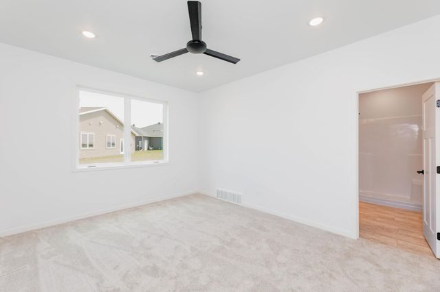 407 16th Street NE, Dilworth, MN 56529